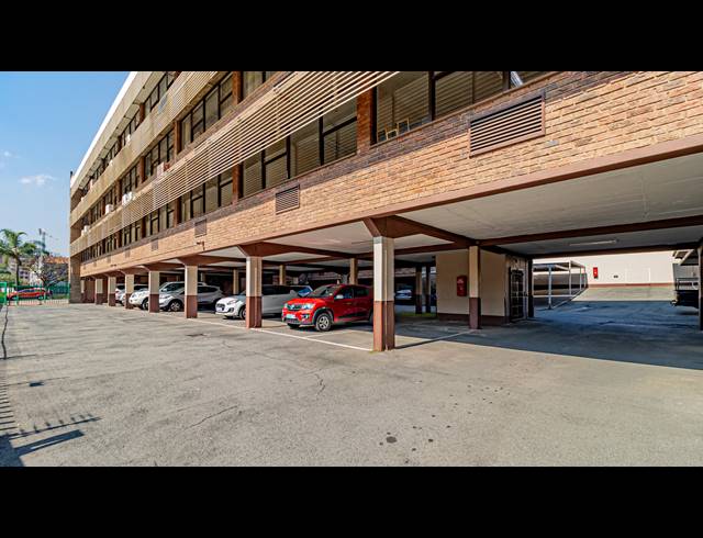 236M² OFFICE TO LET IN FERNDALE
